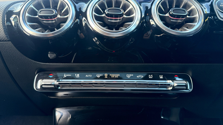 Mercedes-Benz CLA 250e AMG Line Premium + Night Ed 4dr Tip Auto Saloon